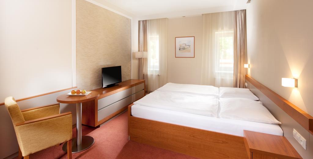Hotel Reza Františkovy Lázně Exterior foto